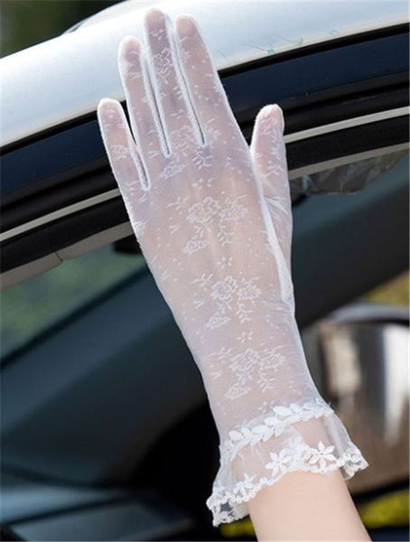 2020 women summer breathable lace gloves lady elegant thin sunscreen non-slip gloves for driving new fashion, Blue;gray
2020 women summer breathable lace gloves lady elegant thin sunscreen non-slip gloves for driving new fashion, Blue;gray