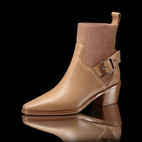 winter boots genuine leather ankle ladies point toe short boots slip on zipper shoes 2020 black woman thick heel boots
winter boots genuine leather ankle ladies point toe short boots slip on zipper shoes 2020 black woman thick heel boots