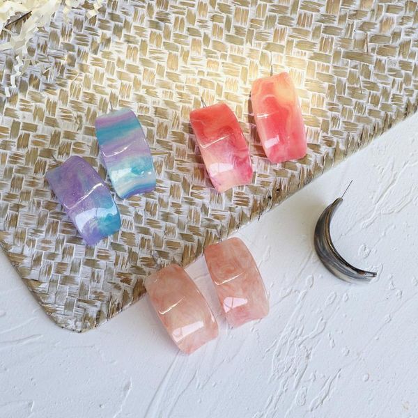 2020 korea new geometric irregular square acrylic aesthetic earrings for women summer colorful spray paint stud earrings, Golden;silver
2020 korea new geometric irregular square acrylic aesthetic earrings for women summer colorful spray paint stud earrings, Golden;silver