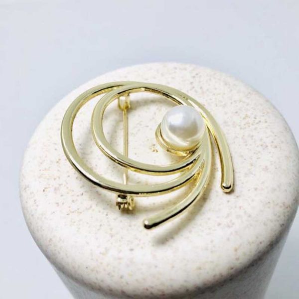 wholesale fashion hollow flower bouquet corsage 14k gold pearl brooches scarf clips women suit accessories jewelry, Gray
wholesale fashion hollow flower bouquet corsage 14k gold pearl brooches scarf clips women suit accessories jewelry, Gray