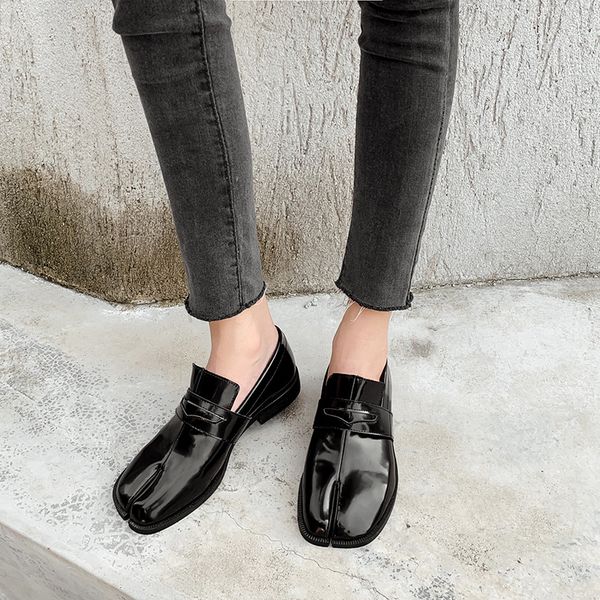 swyivy fashion patent leather loafer shoes women black leather shoes 2020 autumn low thick heel female casual sneakers slip on
swyivy fashion patent leather loafer shoes women black leather shoes 2020 autumn low thick heel female casual sneakers slip on