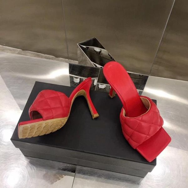 2020 real leather high heel mules summer slippers party shoes women purple red brown plaid leather brand women shoes, Black;red
2020 real leather high heel mules summer slippers party shoes women purple red brown plaid leather brand women shoes, Black;red