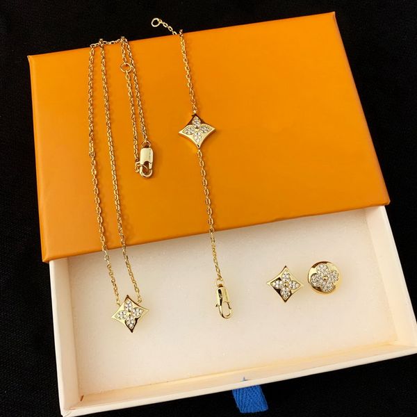 europe america jewelry sets lady women brass engrave v initials full diamond round four leaf flower 18k gold necklace bracelet earrings sets, Black
europe america jewelry sets lady women brass engrave v initials full diamond round four leaf flower 18k gold necklace bracelet earrings sets, Black