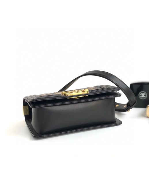 fashionable lady handbag high-end customized quality handbag classic fashion business leisure one-shoulder bag oblique straddle bag 047
fashionable lady handbag high-end customized quality handbag classic fashion business leisure one-shoulder bag oblique straddle bag 047