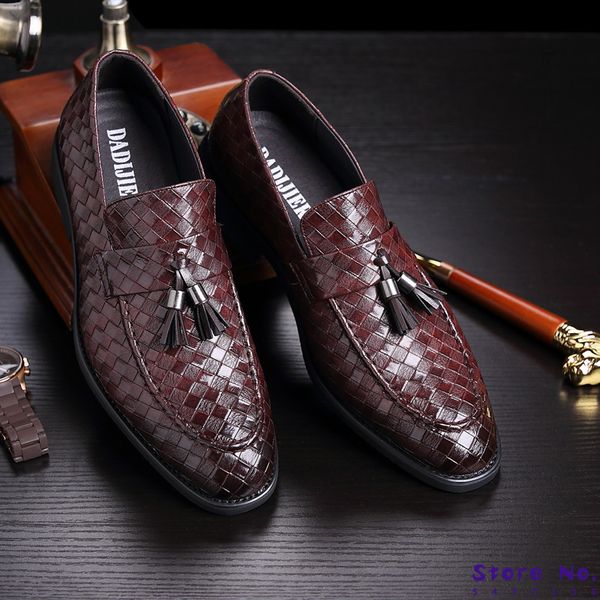 tassel braided pattern leather shoes slip-on casual loafers men's business shoes formal dress 2020 hot, Black
tassel braided pattern leather shoes slip-on casual loafers men's business shoes formal dress 2020 hot, Black