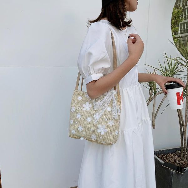 women lace flower handbag classic texture creative chic leisure purse girl straw weave elegant beach tote shoulder bag
women lace flower handbag classic texture creative chic leisure purse girl straw weave elegant beach tote shoulder bag