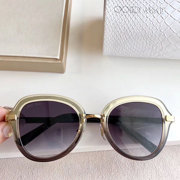 2020 new sunglasses luxury women designer fashion square frame uv protection lens popular summer style sunglasses come with case
2020 new sunglasses luxury women designer fashion square frame uv protection lens popular summer style sunglasses come with case