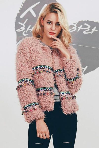 elegant women small fur jackets long sleeve o neck vintage winter casual outwear coat ladies short faux fur coat hairy jackets, Black
elegant women small fur jackets long sleeve o neck vintage winter casual outwear coat ladies short faux fur coat hairy jackets, Black