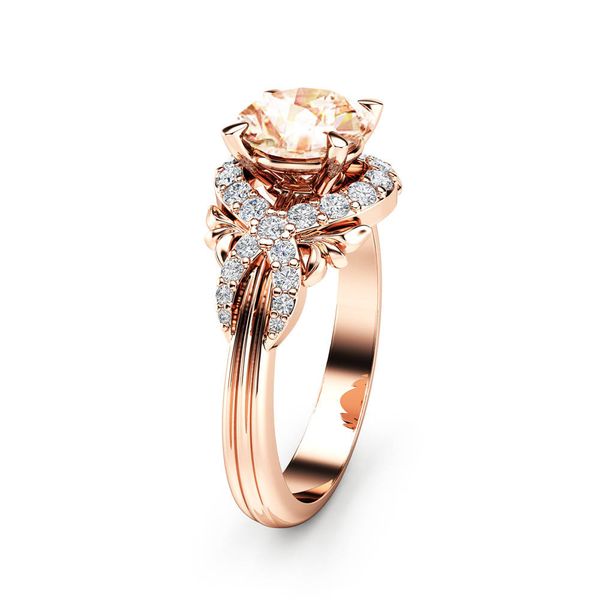 Champagne Square Diamond Twisted Ribbon Ladies Ring Exquisite Copper Plated Rose Gold Zircon Ring Hot Sale
Champagne Square Diamond Twisted Ribbon Ladies Ring Exquisite Copper Plated Rose Gold Zircon Ring Hot Sale