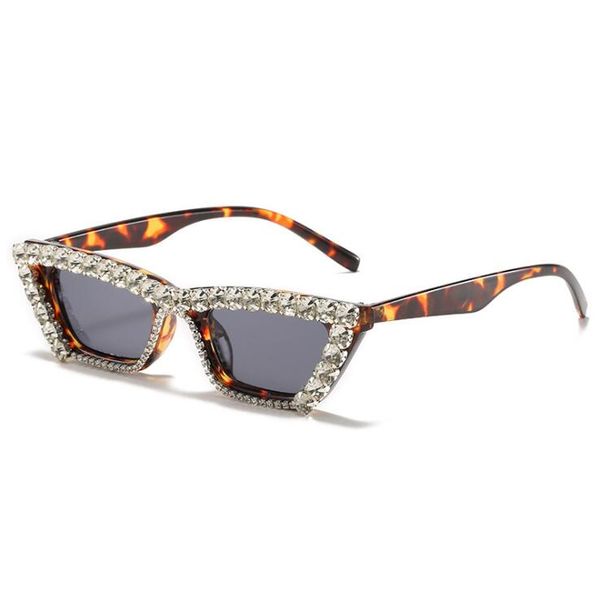 new small-frame diamond-encrusted sunglasses personality explosion models handmade diamond glasses all-match chain sunglasses, White;black
new small-frame diamond-encrusted sunglasses personality explosion models handmade diamond glasses all-match chain sunglasses, White;black