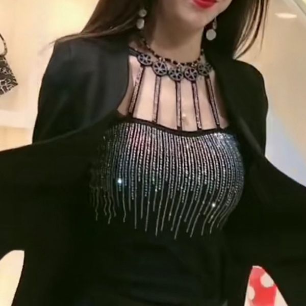ladies elastic camisole padded new push up shiny rhinestone strappy tanks vest crop beach women diamond tank, Black;white
ladies elastic camisole padded new push up shiny rhinestone strappy tanks vest crop beach women diamond tank, Black;white