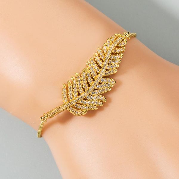 charm bracelets luxury gold color feather copper link chain bracelet for woman bohemian leaf cubic zirconia adjustble pendant, Golden;silver
charm bracelets luxury gold color feather copper link chain bracelet for woman bohemian leaf cubic zirconia adjustble pendant, Golden;silver