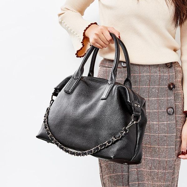 boston bag european and american classic designer leather portable female bag ladies casual high-capacity new trend diagonal bag gift 1324
boston bag european and american classic designer leather portable female bag ladies casual high-capacity new trend diagonal bag gift 1324