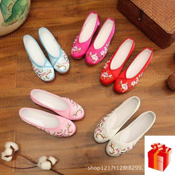 women old beijing embroidered shoes women flat shoes single cheongsam costume national wind are dance, Black
women old beijing embroidered shoes women flat shoes single cheongsam costume national wind are dance, Black
