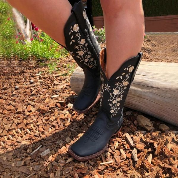 boots 2021 women plus size embroidered square toe mid-tube embroidery square-toe vintage leather west cowboy, Black
boots 2021 women plus size embroidered square toe mid-tube embroidery square-toe vintage leather west cowboy, Black