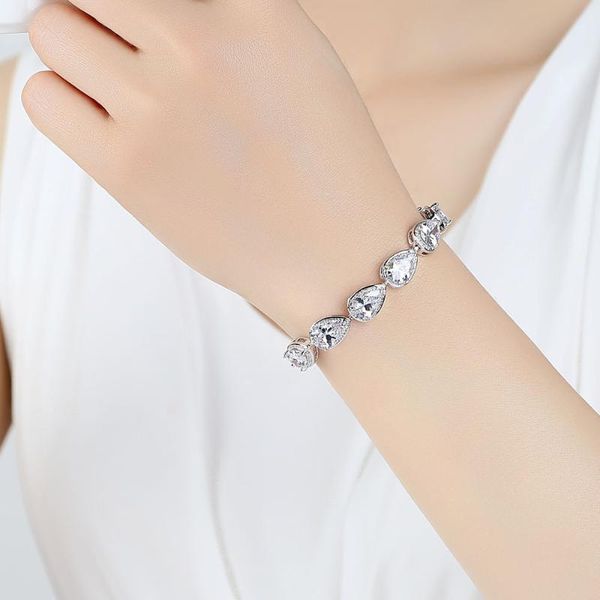 charm bracelets uunico fashion luxurious zircon elements four colors austrian crystal for women love gift party jewelry, Golden;silver
charm bracelets uunico fashion luxurious zircon elements four colors austrian crystal for women love gift party jewelry, Golden;silver