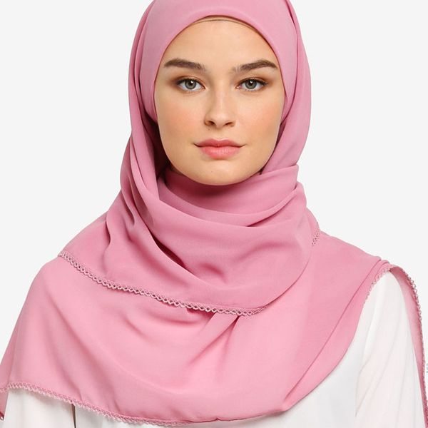 2020 chiffon scarf lace side women muslim wrap shawls plain long headband hijabs scarves 180*75cm, Blue;gray
2020 chiffon scarf lace side women muslim wrap shawls plain long headband hijabs scarves 180*75cm, Blue;gray