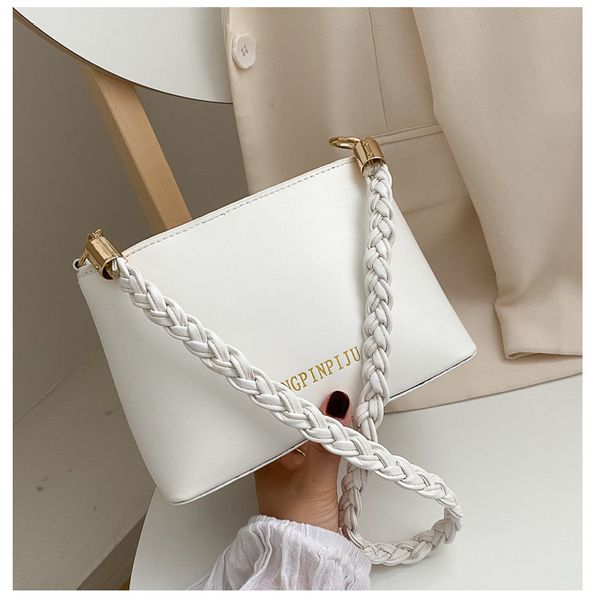 retro large capacity women tote bag fashion chain bead shoulder bags lady commuting pu leather purses and handbags bolsas
retro large capacity women tote bag fashion chain bead shoulder bags lady commuting pu leather purses and handbags bolsas