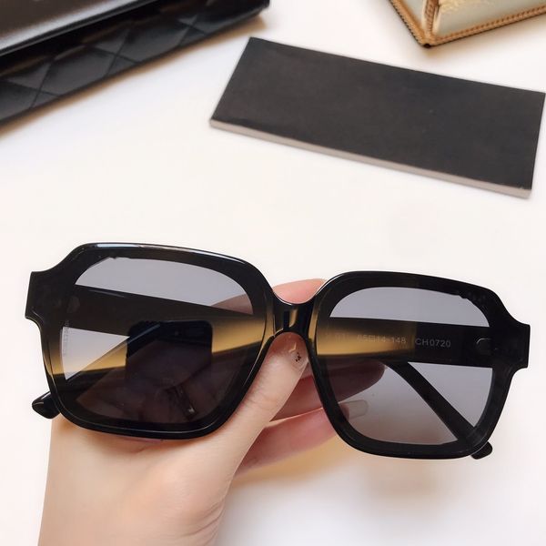 2020 new luxury popular ch0720 sunglasses women designer square summer style rectangle full frame uv protection come with case
2020 new luxury popular ch0720 sunglasses women designer square summer style rectangle full frame uv protection come with case