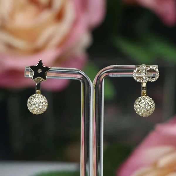spring and summer new full - diamond earrings luxury custom brass material set with diamond earrings, Slivery;golden
spring and summer new full - diamond earrings luxury custom brass material set with diamond earrings, Slivery;golden