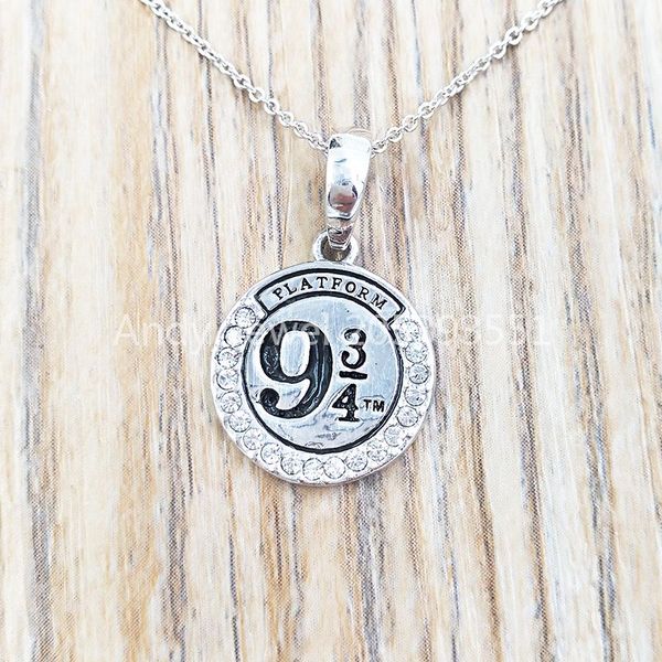 аутентичные 925 стерлингового серебра подвески официальный herry потер sterling silver платформа 9 3/4 ожерелье украшено swarovski® кристалл, Black
аутентичные 925 стерлингового серебра подвески официальный herry потер sterling silver платформа 9 3/4 ожерелье украшено swarovski® кристалл, Black