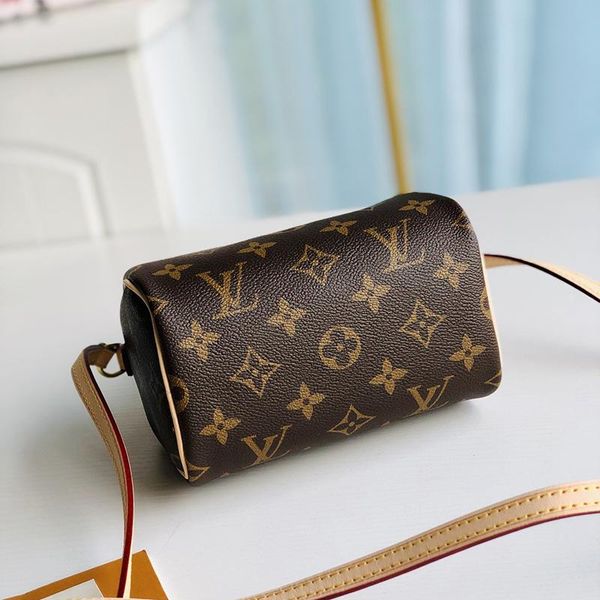 2021a new luxury design ladies handbag shoulder fashion bag wild leather fabric and metal ladies crossbody bag womens dinner party bag n
2021a new luxury design ladies handbag shoulder fashion bag wild leather fabric and metal ladies crossbody bag womens dinner party bag n