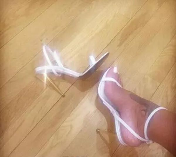 22020 new lady high heels sandals women party shoes gladiator sandals open toe sandal fashion metal lock sandals, Black
22020 new lady high heels sandals women party shoes gladiator sandals open toe sandal fashion metal lock sandals, Black
