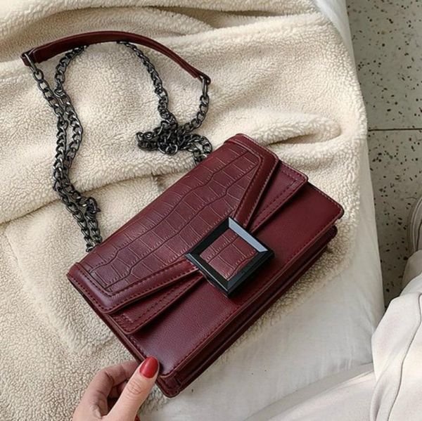 quality leather chain female shoulder bag stone pattern small crossbody bags for women casual flap bag ladies' messenger sac
quality leather chain female shoulder bag stone pattern small crossbody bags for women casual flap bag ladies' messenger sac