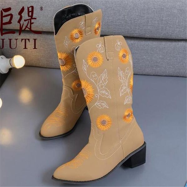 new autumn and winter boots thick heel embroidered boots ladies warm long platform women large size, Black
new autumn and winter boots thick heel embroidered boots ladies warm long platform women large size, Black
