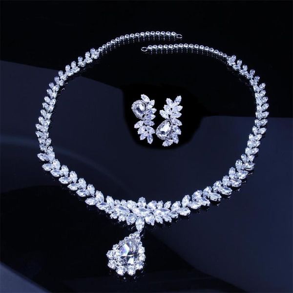 glaming gold fashion earrings and necklace jewelry set for women cubic zirconia crystal water drop pendant necklace silver color
glaming gold fashion earrings and necklace jewelry set for women cubic zirconia crystal water drop pendant necklace silver color
