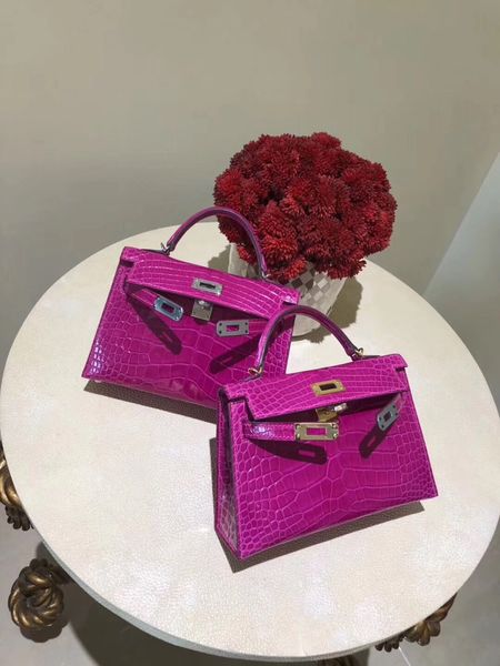 factory wholesale fuchsia shinny crocodile mini handbag 19.5cm,fully handmade wax thread, gold and silver hardware for chosen ,fast delivery
factory wholesale fuchsia shinny crocodile mini handbag 19.5cm,fully handmade wax thread, gold and silver hardware for chosen ,fast delivery