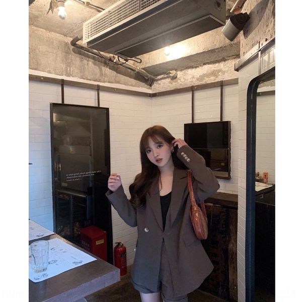 this issue mainly pushes women's belt shorts suit with right-angle shoulder and small thin suit pants suitshorts pants setwaist x7ooo, Gray
this issue mainly pushes women's belt shorts suit with right-angle shoulder and small thin suit pants suitshorts pants setwaist x7ooo, Gray