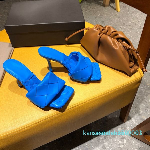 2020 дизайнер тапочки женщин квадратный мулы обувь наппа овчины тапочки женщин lido сандалии роскошь леди свадьба леди высокие каблуки высок, Black 
2020 дизайнер тапочки женщин квадратный мулы обувь наппа овчины тапочки женщин lido сандалии роскошь леди свадьба леди высокие каблуки высок, Black