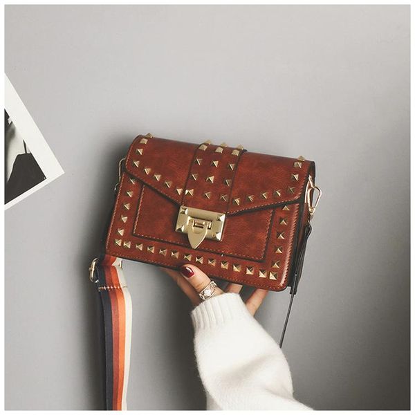 designer- women rivet flap bags pu shoulder wide strap bags women leather cross body bags bolsa feminina clutch jinsihiwanggong /11
designer- women rivet flap bags pu shoulder wide strap bags women leather cross body bags bolsa feminina clutch jinsihiwanggong /11