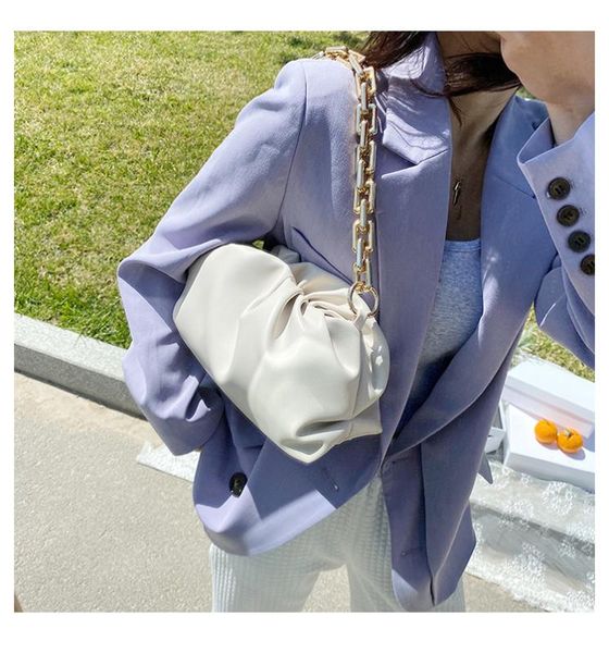 fashion gold chain bag luxury designer shoulder bags female day party clutch bag women crossbody 
fashion gold chain bag luxury designer shoulder bags female day party clutch bag women crossbody