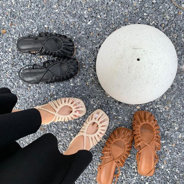 2020 summer new style korean-style weaving hollow out breathable square head flat soft closed-toe vintage rome sandals female, Black
2020 summer new style korean-style weaving hollow out breathable square head flat soft closed-toe vintage rome sandals female, Black