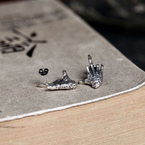 vamgoth1573 925 silver creative individual wind hand bone earring jewelry direct 1, Golden;silver
vamgoth1573 925 silver creative individual wind hand bone earring jewelry direct 1, Golden;silver