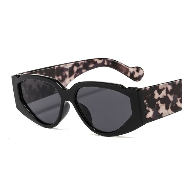 new personality color plastic sunglasses trend men and women uv protection eyewear designer fashion selling sunglasses, White;black
new personality color plastic sunglasses trend men and women uv protection eyewear designer fashion selling sunglasses, White;black