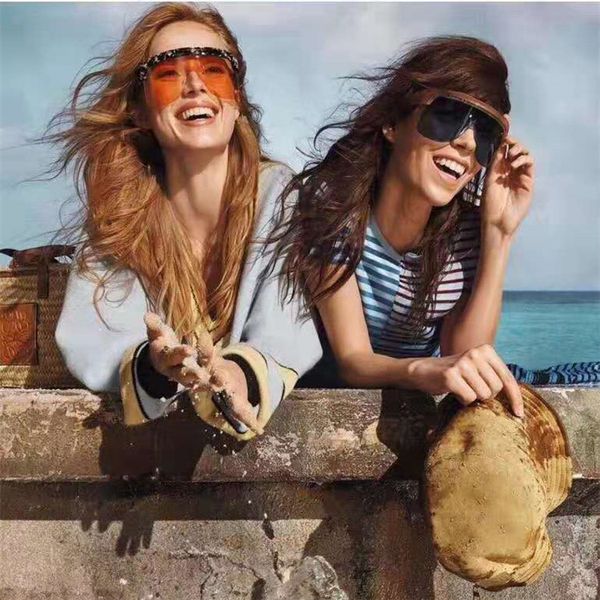 fashion sunglasses big frame one piece sunglasses and windproof glasses men women glasses street shooting uv protection, White;black
fashion sunglasses big frame one piece sunglasses and windproof glasses men women glasses street shooting uv protection, White;black
