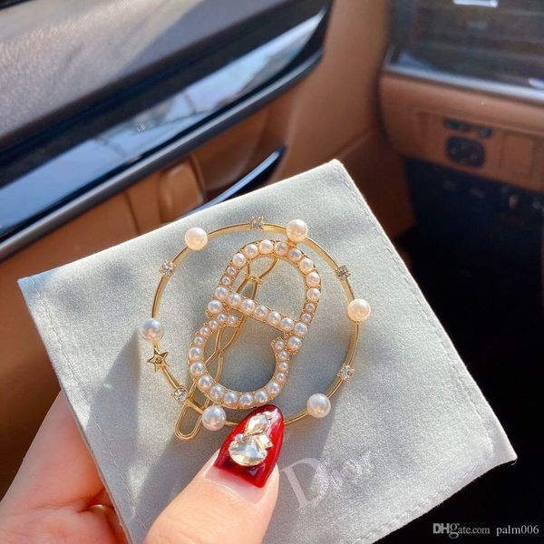 luxury letter acrylic hairpin fixed hair styling plus crystal hairpin embellished with ten full shape styling artifact card 0001, Golden;silver
luxury letter acrylic hairpin fixed hair styling plus crystal hairpin embellished with ten full shape styling artifact card 0001, Golden;silver