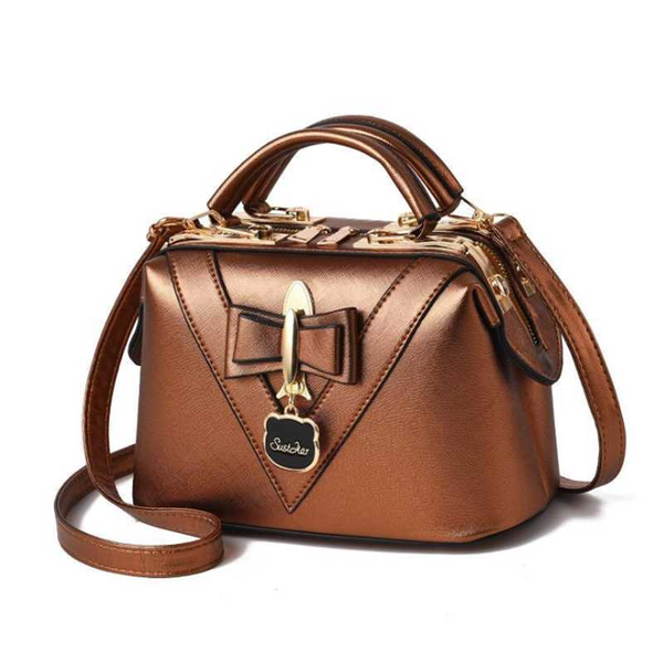 bag female 2020 new hand-held shoulder diagonal small square bag female fashion trend wild handbag category
bag female 2020 new hand-held shoulder diagonal small square bag female fashion trend wild handbag category