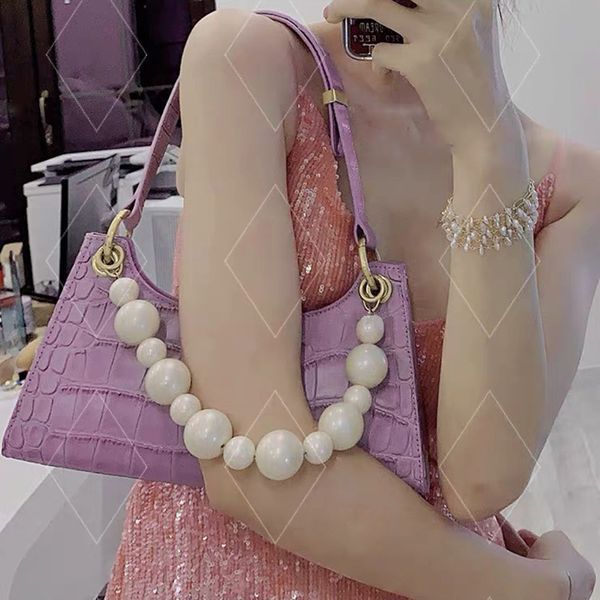 cross body the web celebrity liusange pearl underarm bag goes well with ins baguette
cross body the web celebrity liusange pearl underarm bag goes well with ins baguette