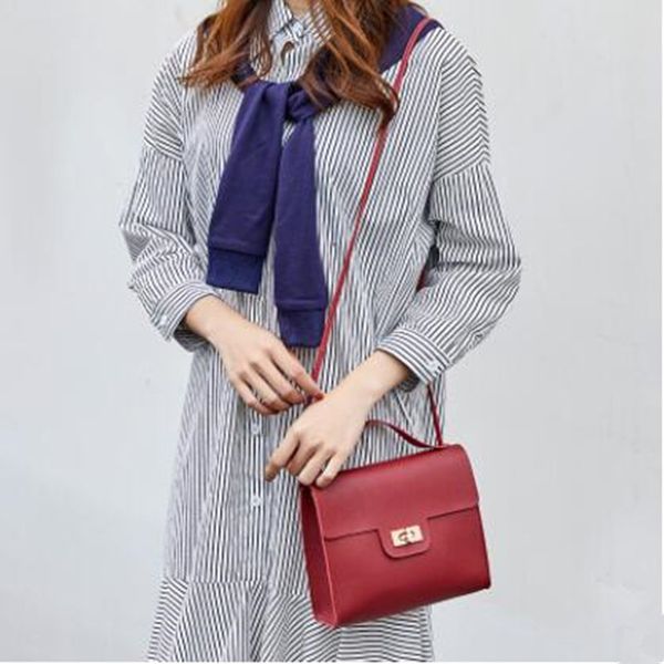 worean shoulder bag casual contrasting color lock buckle single shoulder satchel pu leather crossbody bags fashion handbag
worean shoulder bag casual contrasting color lock buckle single shoulder satchel pu leather crossbody bags fashion handbag