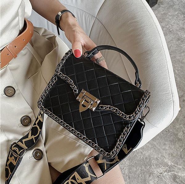 wholesale women handbag street trend leather messenger bag chain decoration womens shoulder bags small fresh check leathers fashion handbags, Black;red
wholesale women handbag street trend leather messenger bag chain decoration womens shoulder bags small fresh check leathers fashion handbags, Black;red