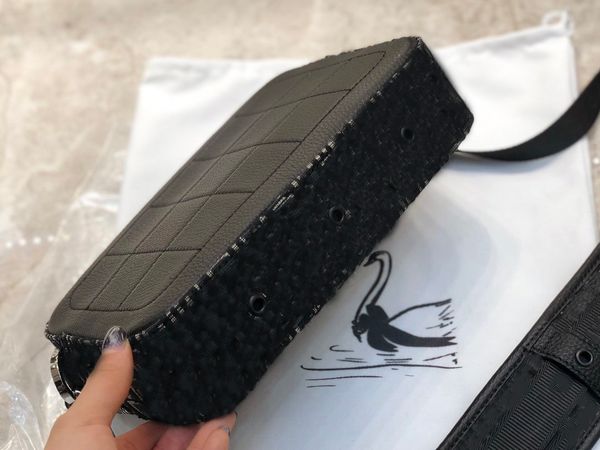 message bag fashion women famous casual camera bag women cross body wide single bag handbag satchel purse cosmetic shoulder bags
message bag fashion women famous casual camera bag women cross body wide single bag handbag satchel purse cosmetic shoulder bags