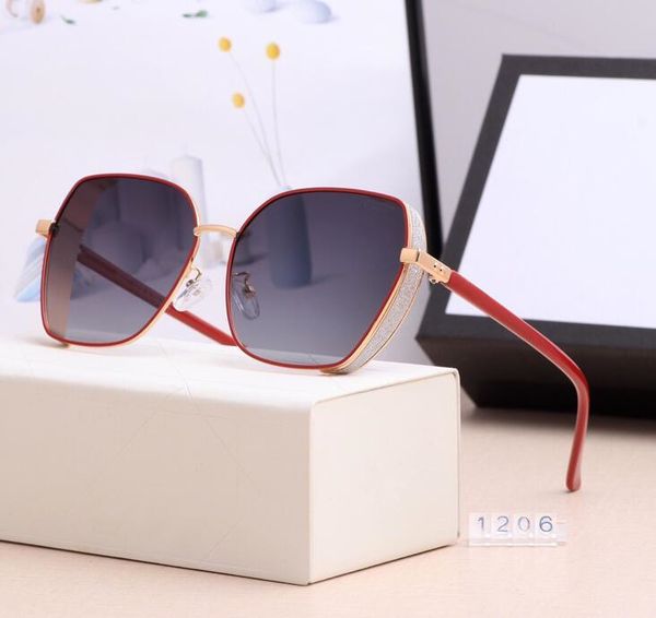 2020 new fashion designer sunglasses pilot simple frame popular avant-garde style outdoor uv400 lens eyewear, White;black
2020 new fashion designer sunglasses pilot simple frame popular avant-garde style outdoor uv400 lens eyewear, White;black
