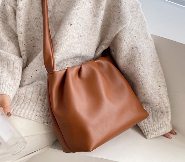casual bucket bag 2020 fashion new pu leather women s handbag high capacity shoulder messenger02
casual bucket bag 2020 fashion new pu leather women s handbag high capacity shoulder messenger02