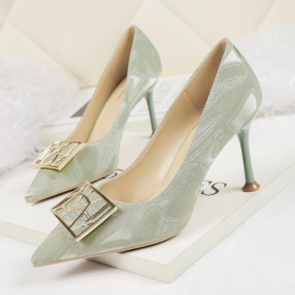 2020 new spring women pumps high thin heel pointed toe shallow metal fashion ladies women shoes high heels footware, Black
2020 new spring women pumps high thin heel pointed toe shallow metal fashion ladies women shoes high heels footware, Black