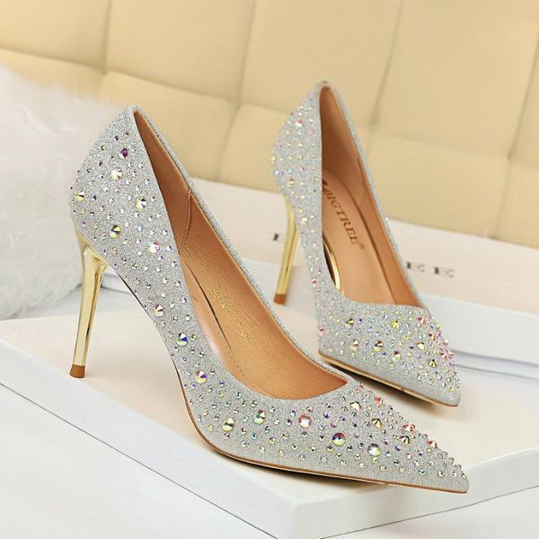 dress shoes korean fashion thin metal heels with high shallow mouth pointed rhinestone women's, Black
dress shoes korean fashion thin metal heels with high shallow mouth pointed rhinestone women's, Black