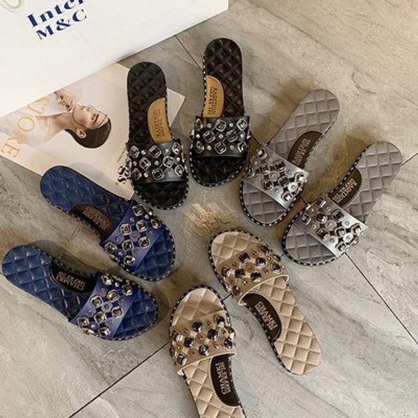 slippers women 2020 summer new rivets rhinestone decoration one-line light breathable wear-resistant europe and america, Black
slippers women 2020 summer new rivets rhinestone decoration one-line light breathable wear-resistant europe and america, Black